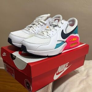 Nike Air Max White and Pink Sneakers NWT